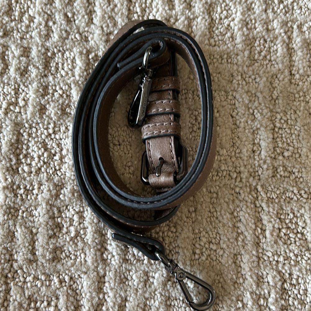 EUC Linea Pelle soft leather studded shoulder bag - Picture 9 of 9